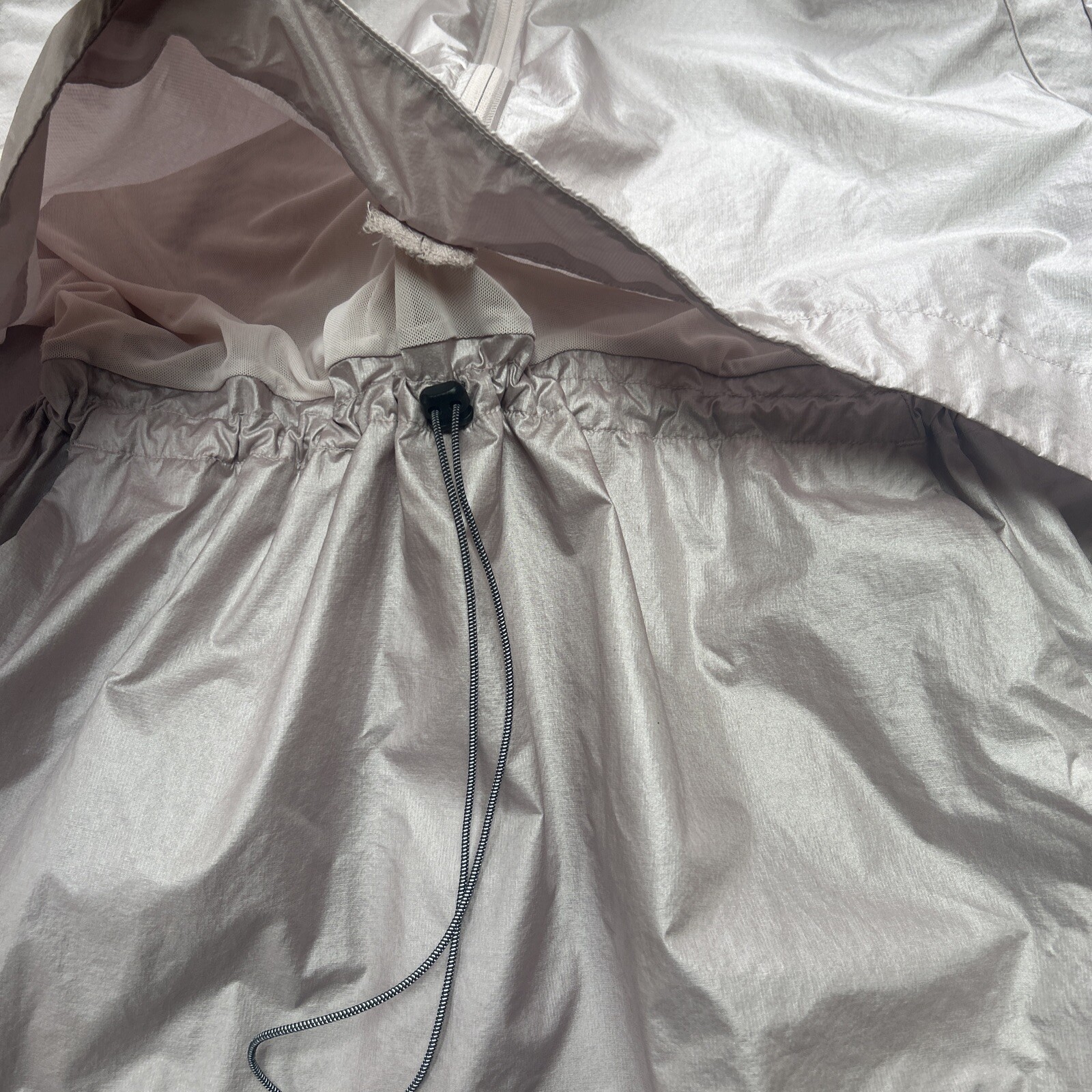 Under Armour Impasse Synch Wind Jacket Women's Si… - image 5