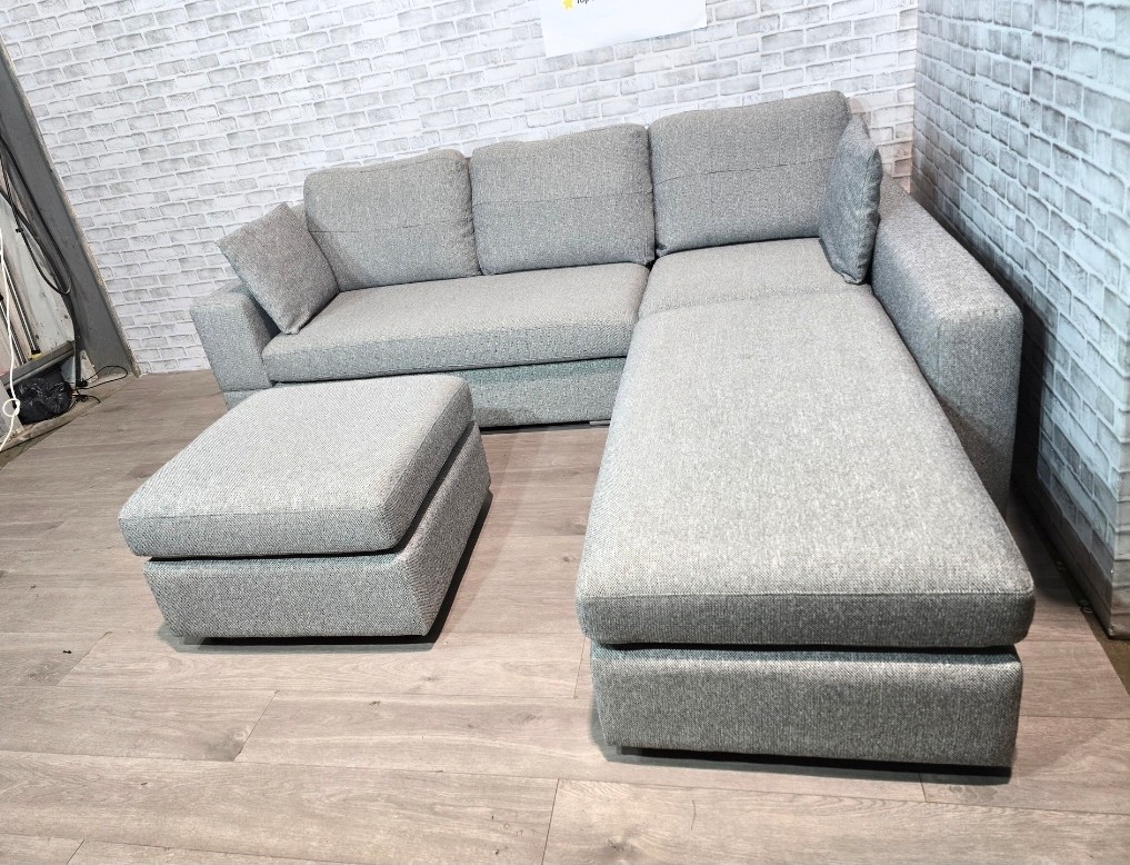 LargeCornerSofawithSwivelbedandfootstool-DELIVERYAVAILABLE!