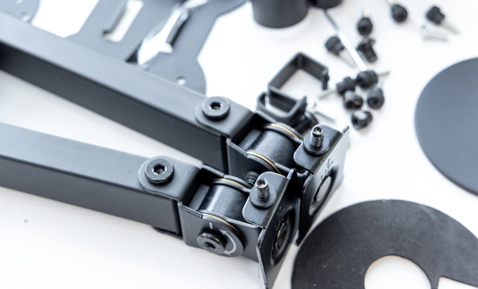 Amazon Basics Schreibtischhalterung für zwei Computermonitore, bis 32 Zoll - Bild 4 von 4