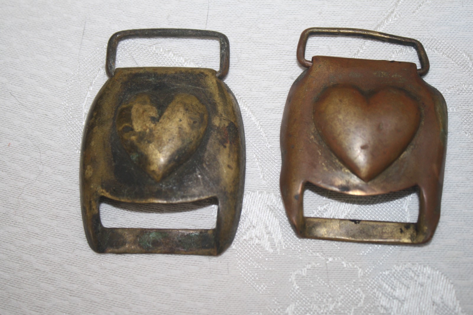 8 Vintage BRASS Civil War HORSE TACK HEART ❤️ Bridle HARNESS Rosettes / BUCKLES