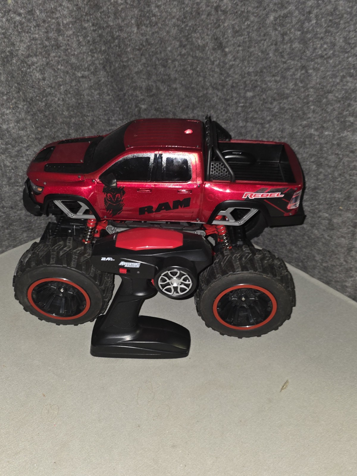 Adventure Force 1:10 Ram Truck, Full-Function 4-Wheel Drive, Working Suspension,