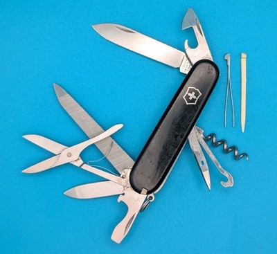 Black & Green Victorinox Swiss Army Mountaineer Knife Multi Tool!