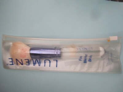 LUMENE FACE BLENDER BRUSH NEW OLD STOCK ALL OVER FACE BRUSH