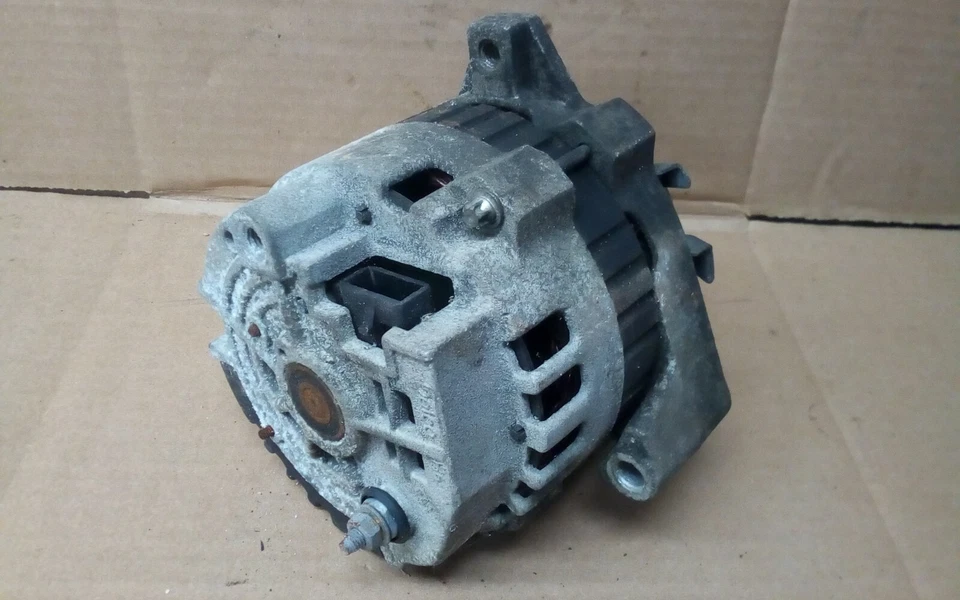 1992-1995 Chevrolet G20 Van 5.0L 105 Amp Alternator - Image 2 of 2