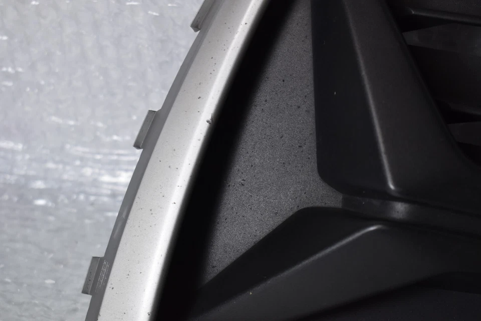 Rejilla de aire derecha Audi Q3 2019-2022 83A-807-682-D-9B9 Foto 3 de 4