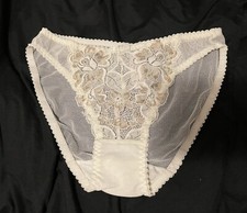 VINTAGE L INTIMATES PANTY  SIZE SMALL NWOTS