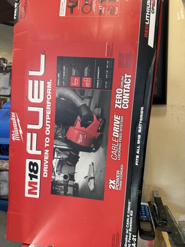 New Milwaukee 2772A-21 M18 FUEL Drain Snake with Cable Drive Locking 35’ 5/16 - Picture 1 of 6