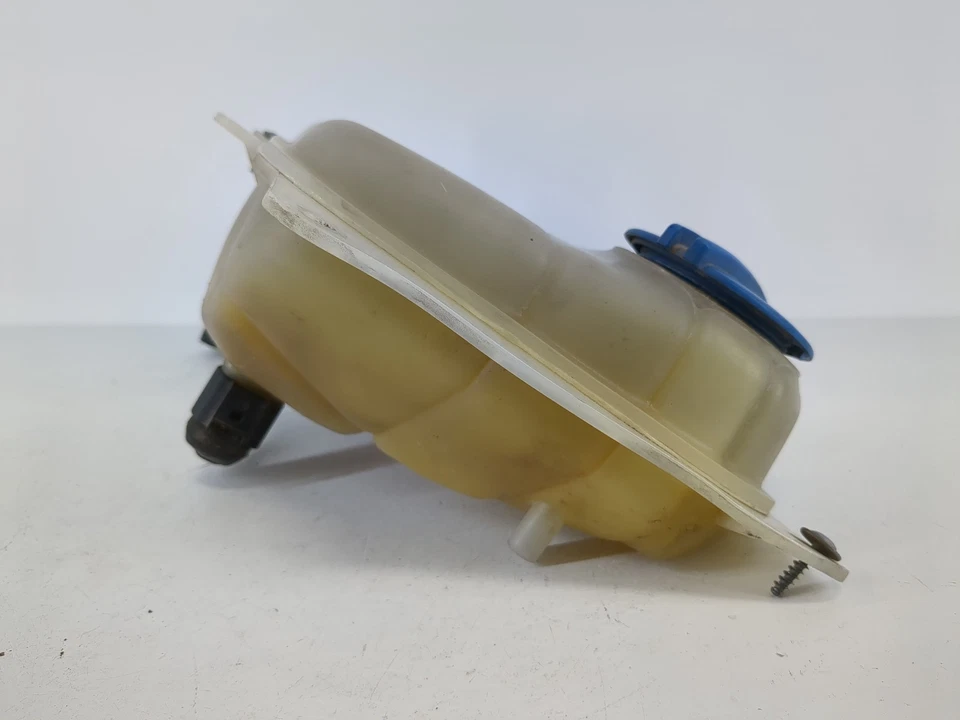 Оригинальная бутылка резервуара жидкости омывателя ветрового стекла 2003-2005 Volkswagen Passat DNXWZ - Изображение 2 из 4