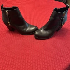 Franco Sarto Size 6 Women’s Leather Ankle Heeled Boots Black Double Zipper Diana