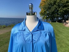 Vtg Sky Blue Vanity Fair Nylon Robe Womens Size 40 Large To XL USA Made