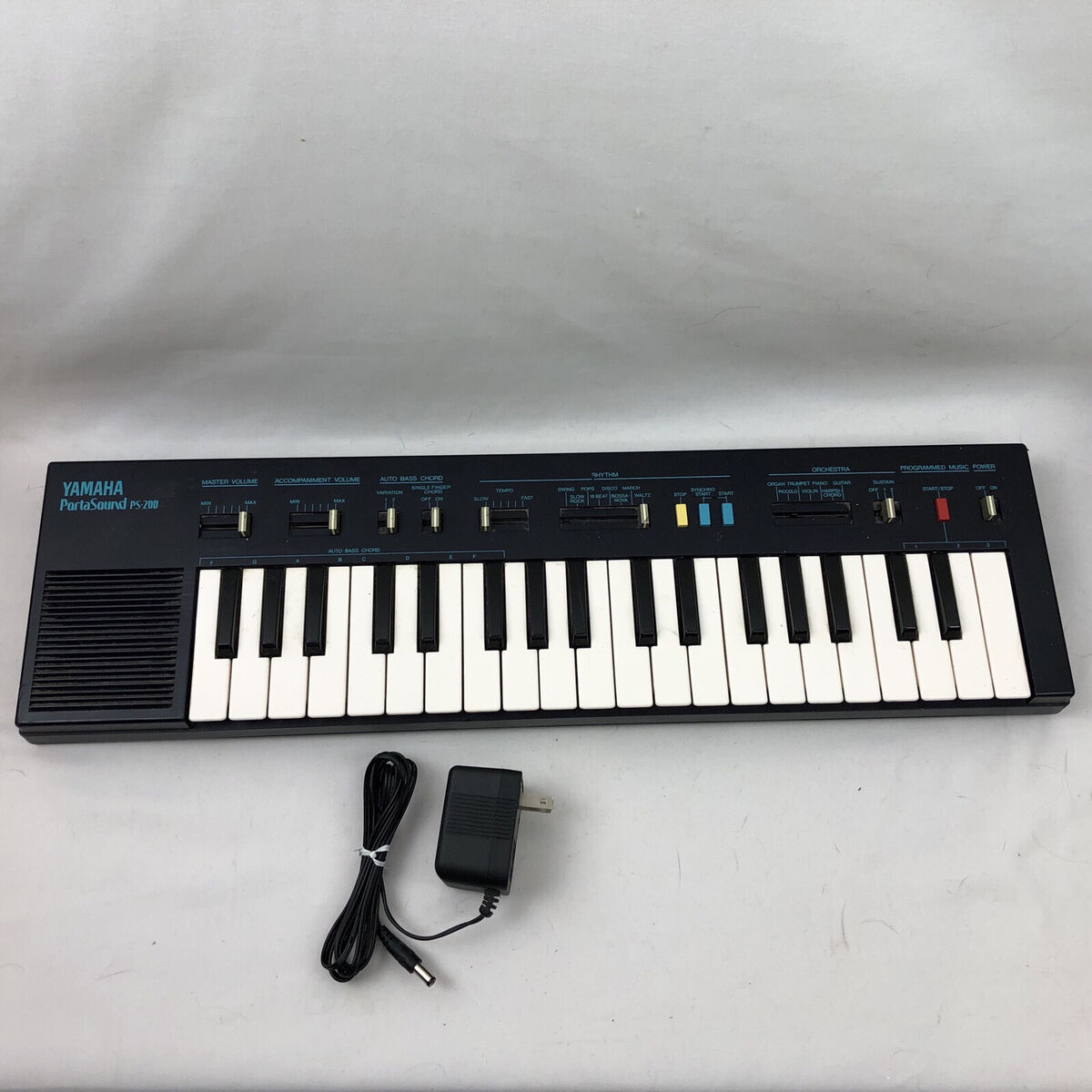 Vintage 1980's Yamaha PortaSound PS-200 Synthesizer Portable Vintage 1980's Yamaha PortaSound PS-200 Synthesizer Portable