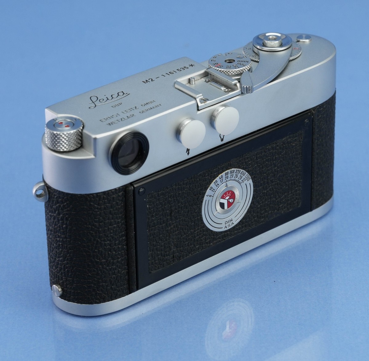 LEITZ LEICA M2 (chrome, button rewind) Germany numéro 946523 1958 EUR 1 LEITZ LEICA M2 (chrome, button rewind) Germany numéro 946523 1958 EUR 1