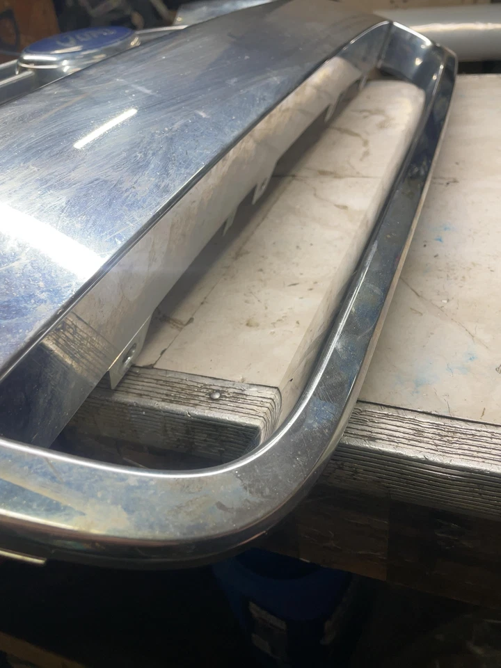 Ford Explorer 2006-2010 *Sport Trac* parrilla delantera cromada OEM Foto 4 de 4