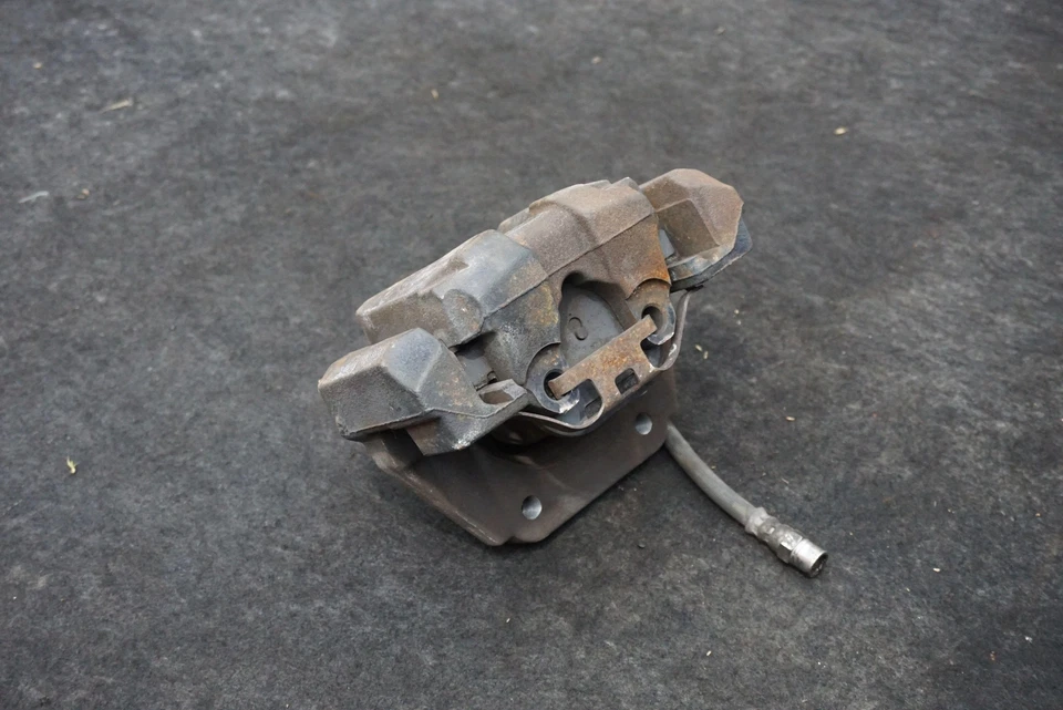 Juego 2 Pinzas y Soporte Freno Trasero Izquierdo Derecho 34216786831 BMW 760i F02 2010-14 Foto 4 de 4