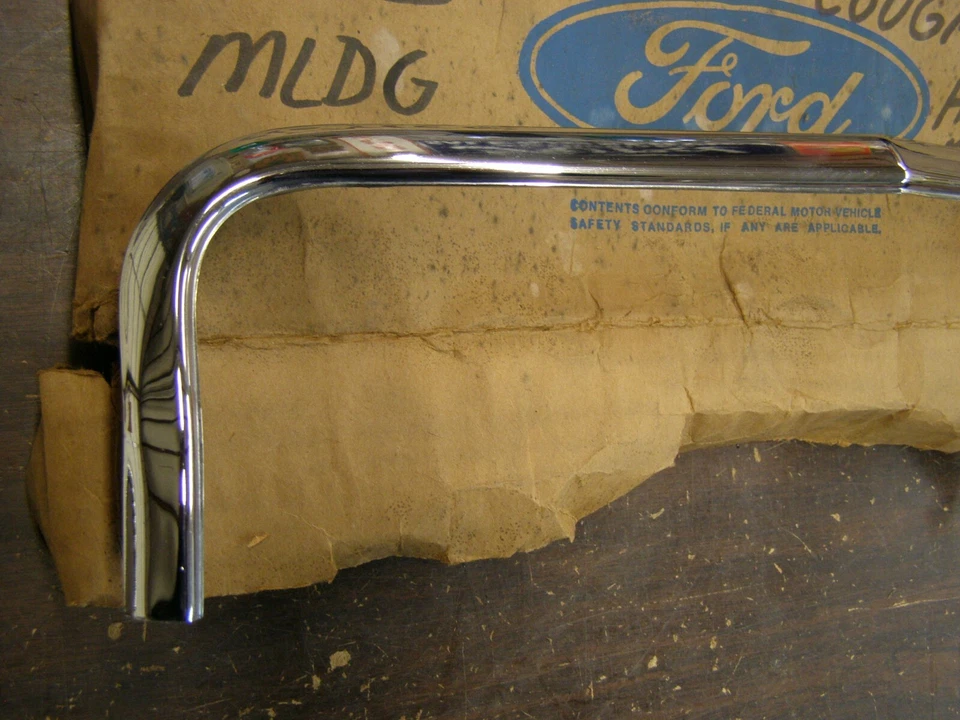 Nuevo de Lote Antiguo Ford 1971 1972 Mercury Cougar capó moldura moldura moldura Foto 2 de 4