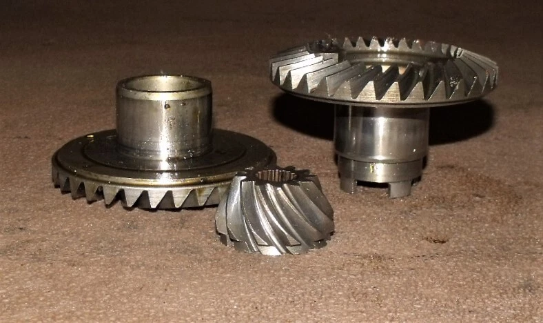 Mariner 5 HP 2 Stroke Complete Gear Set Assembly PN 96312M Fits 1981-1989 - Image 2 of 4