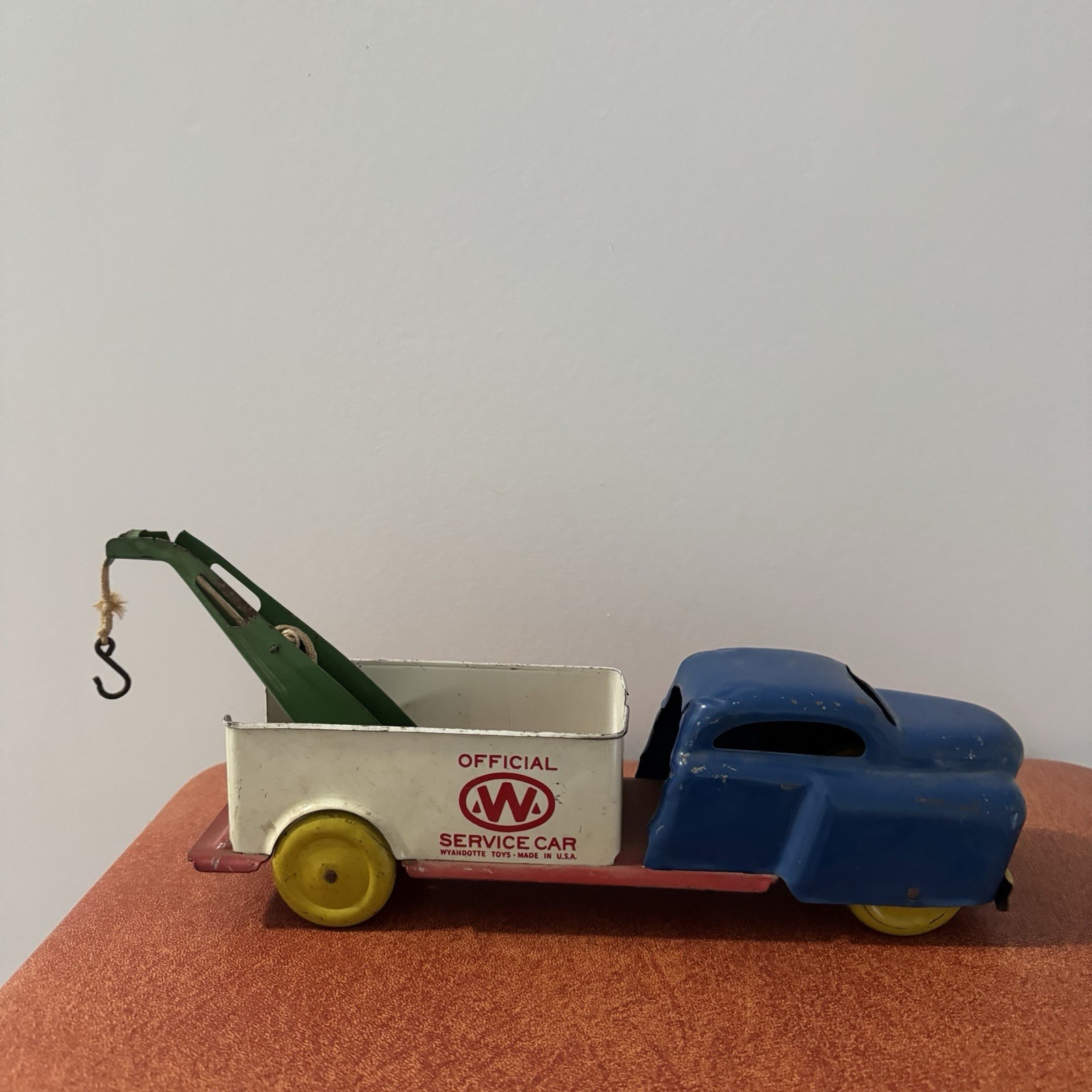 Vintage Pressed Steel Wyandotte Official Service Car Tow Truck Wrecker