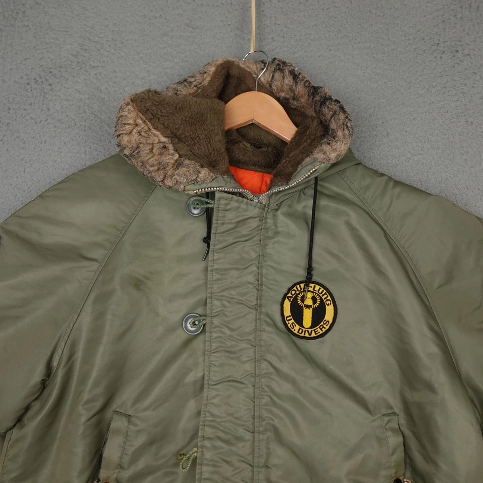 Vintage Military Jacket Mens XL Green Fur Hood Scuba Diver Patches 70s Flyer - Image 2 of 4