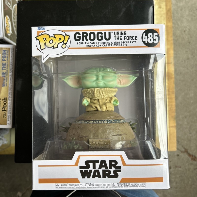 Funko Pop! Deluxe Star Wars Mandalorian Grogu the Child Using the Force #485