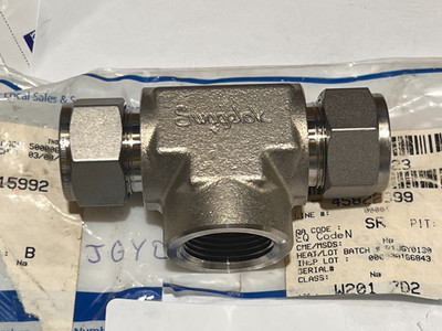 SS Swagelok Female Branch Tube Fitting SS-1210-3TTF 3/4'' FT x 3/4'' FT x 3/4 FNPT