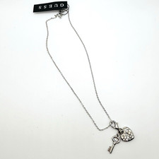Collana con ciondolo cuore e chiave tono argento GUESS strass ciondolo gioielli regalo
