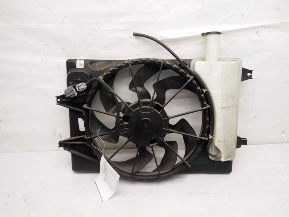 2019-2024 Kia Forte 2.0L Radiator Cooling Fan Motor Assembly - Изображение 3 из 4