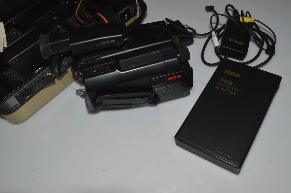 TA RCA VHS-C Camcorder Solid State Image- CC175- Hard Shell Case (QJH47) - Image 3 of 4