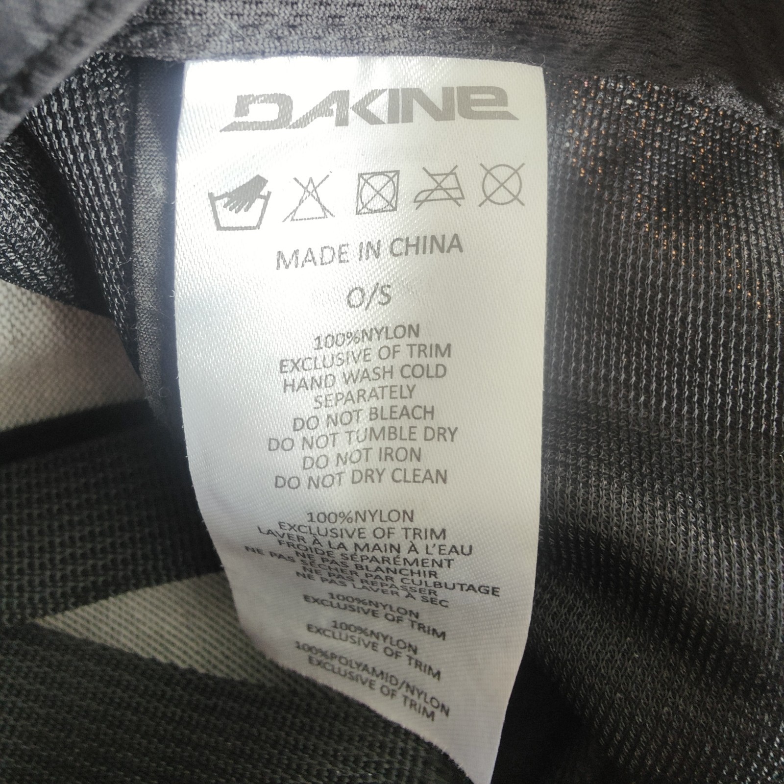 Dakine Surf Hat in Black Size OSFA Ear Protection Neck Clip Surfing Foiling 