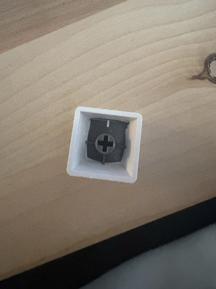 Teclado mecánico 60% teclas blancas y grises para interruptores lineales Foto 2 de 3