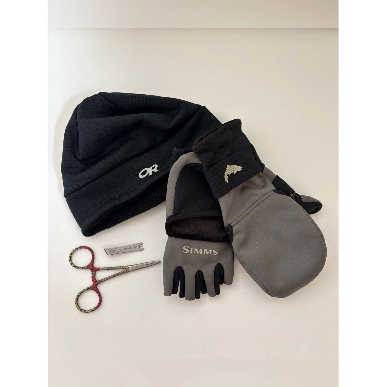 Simms Fishing Windstopper Foldover Gloves Montana Fly Rainbow Trout Scissor
Opens in a new window or