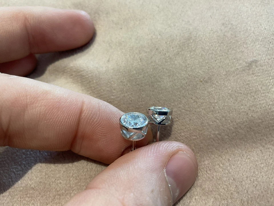 Серьги-гвоздики с одним бриллиантом 2,0 карата с лабораторным покрытием 925 - Изображение 2 из 4