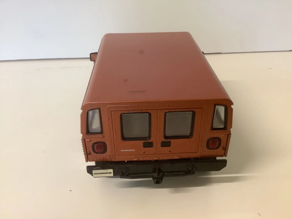 2002 Hummer H1 Maisto 1:18 Scale Diecast Burnt Orange 10th Anniversary Edition - Image 4 of 4