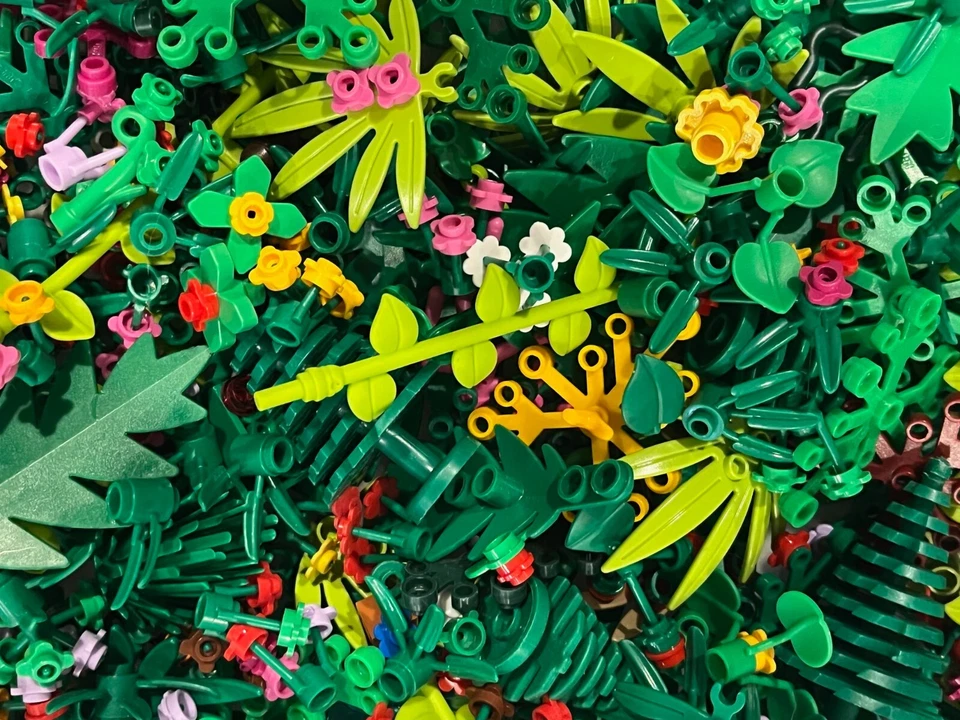 LEGO 50 Pieces Trees Plants Shrubs Leaves Bushes Flowers Foliage - Random Lot - Image 3 of 3