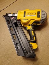 DeWalt DCN692 First 1st Fix Nail Gun Very Good Working Order and Good Condition.