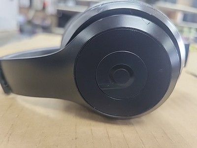 Beats Solo3 Wireless On-Ear Bluetooth Headphones Black A1796