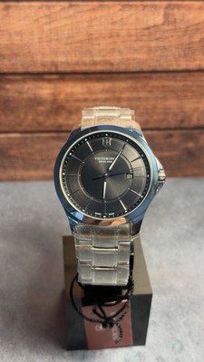 Victorinox Alliance 241909   Black Dial Swiss Quartz · New Full Set