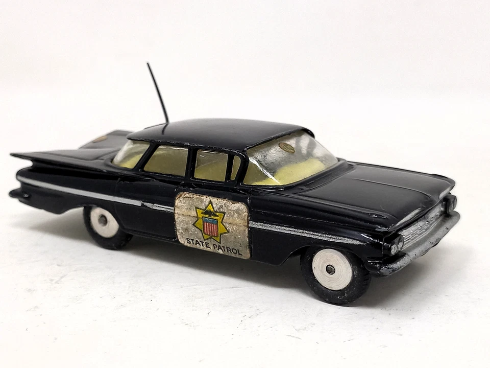 CORGI TOYS Ref. 223 / Chevrolet Impala State Patrol (Anno 1961) Scala 1:43 - Immagine 3 di 4