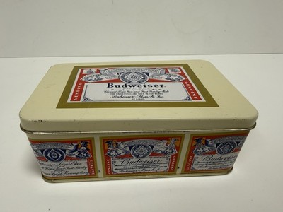 VINTAGE BUDWEISER ANHEUSER-BUSCH HINGED TIN BOX  With 6 Class- A Handkerchiefs