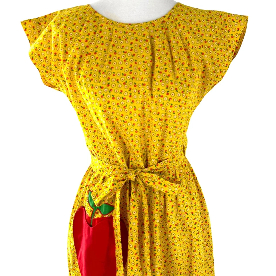 Vestido envelope vintage anos 60 redemoinho aplique maçã bolso vermelho e amarelo tamanho 10 - Imagem 4 de 4