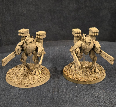 Warhammer 40,000 Tau Empire XV88-2 Broadside Battlesuits 2x Primed Grey