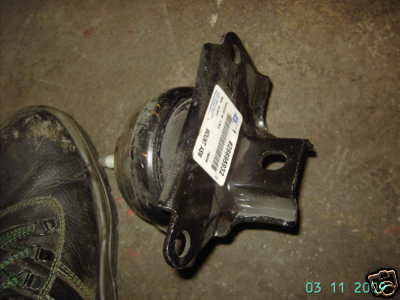 25695932 Getriebehalter Buick Park Avenue Cadillac Seville Eldor