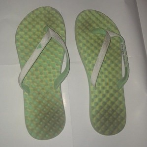 adidas eezay dots flip flops