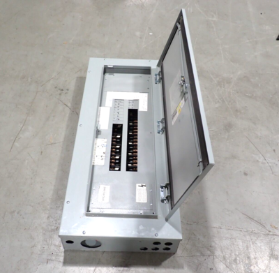 クボケン　 GE 225 Amp Main Breaker Panelboard 208y/120 VAC 42 Circuit 3 Phase