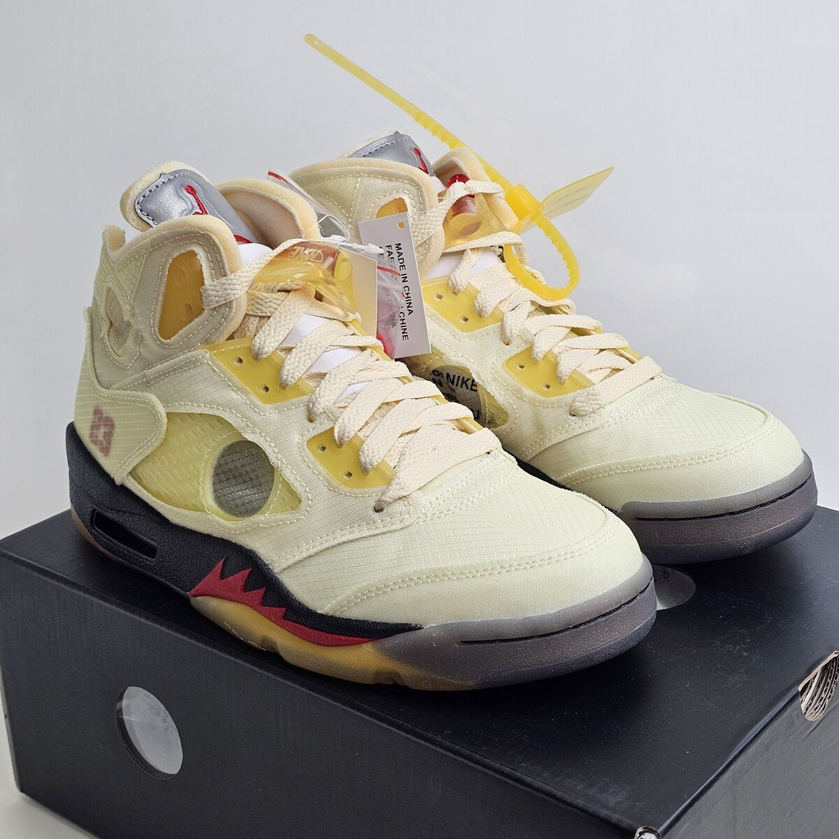 Jordan 5 SP x Off-White Mid Sail US Size 6 DH8565-100 Jordan 5 SP x Off-White Mid Sail US Size 6 DH8565-100