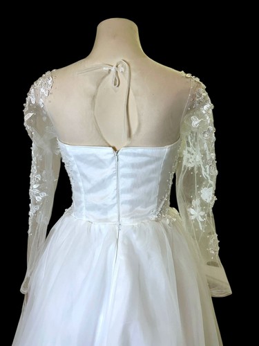 NEW WHITE Wedding Dress Size 0 W/Train, Laces, Pearls, Beads. Length 90” + VEIL - Picture 4 of 7