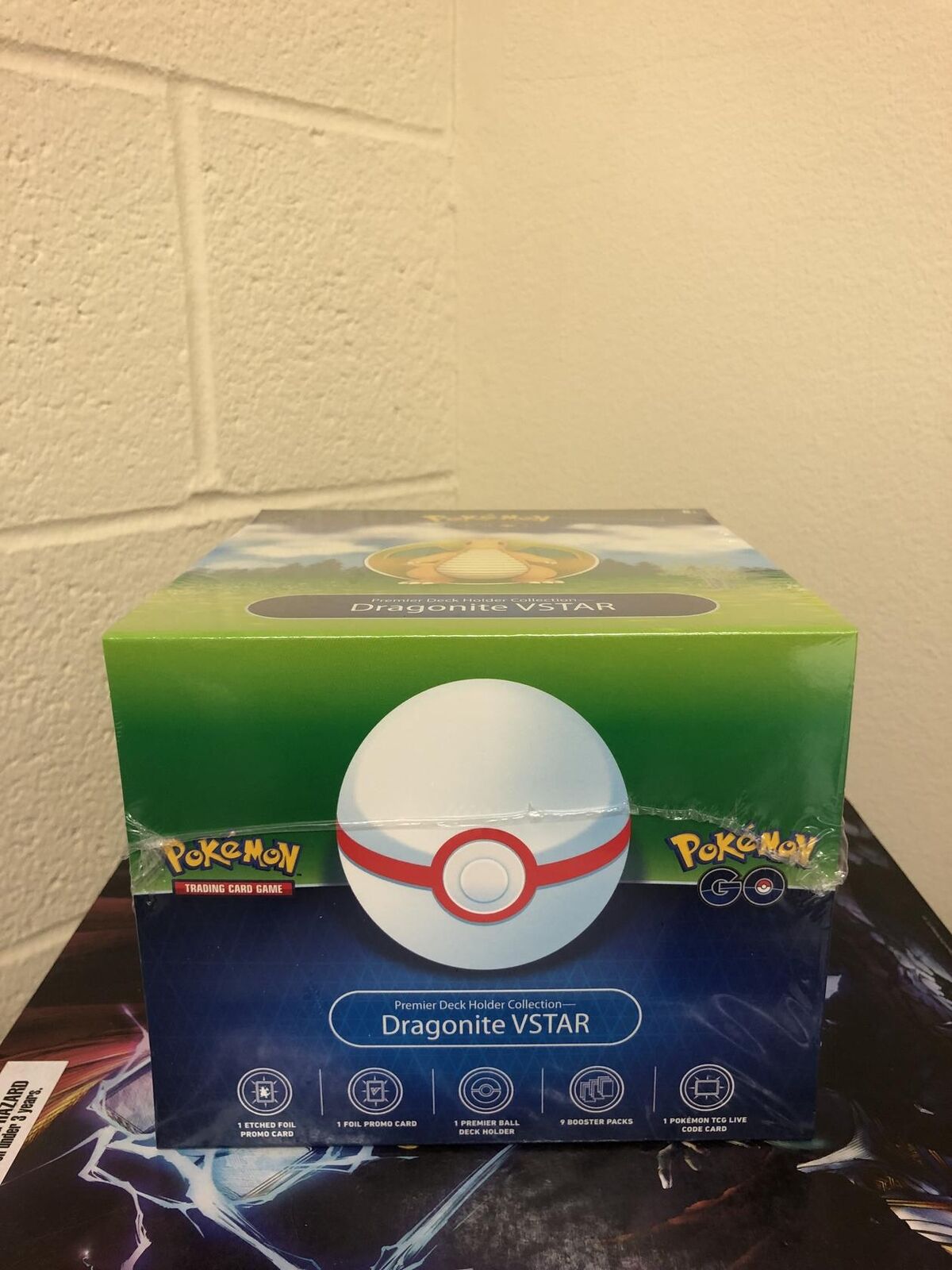 Pokemon Go Premier Deck Holder Collection Dragonite VSTAR Box