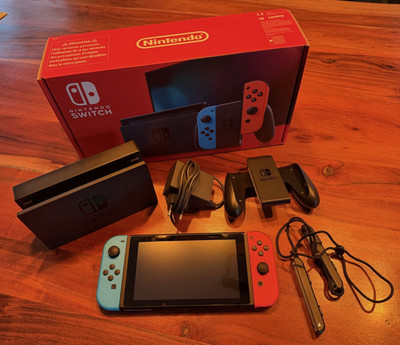 Nintendo Switch 1 Spielekonsole 32GB in sehr gutem Zustand