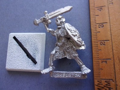 Iron Claw IC201 Skeleton Flexor Skullshield Citadel GW Undead 1980s Metal