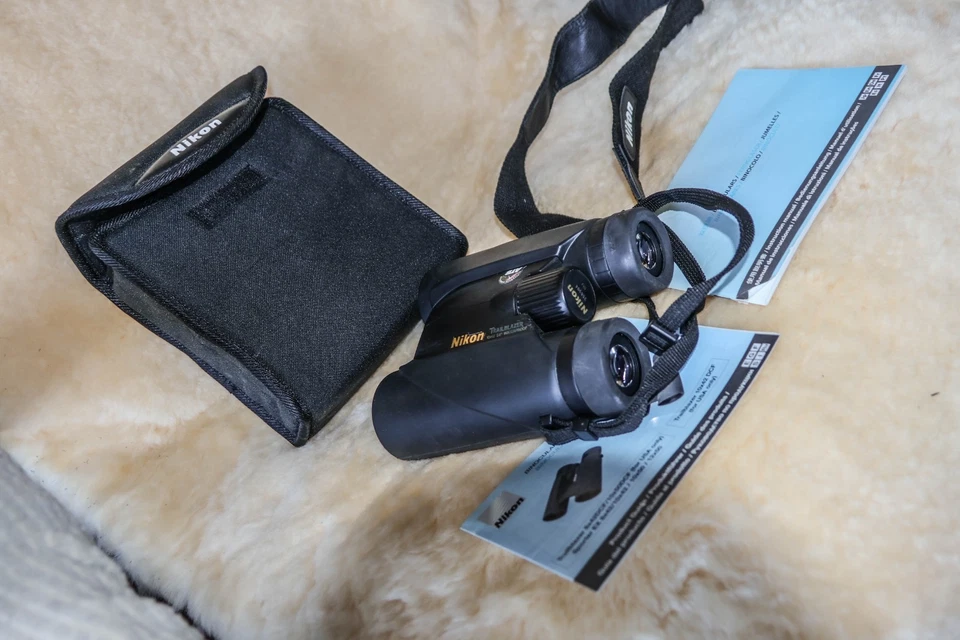 Nikon Trailblazer 10x42 DCF Waterproof Binoculars, Barely Used w. Case & Manuals - Image 3 of 4