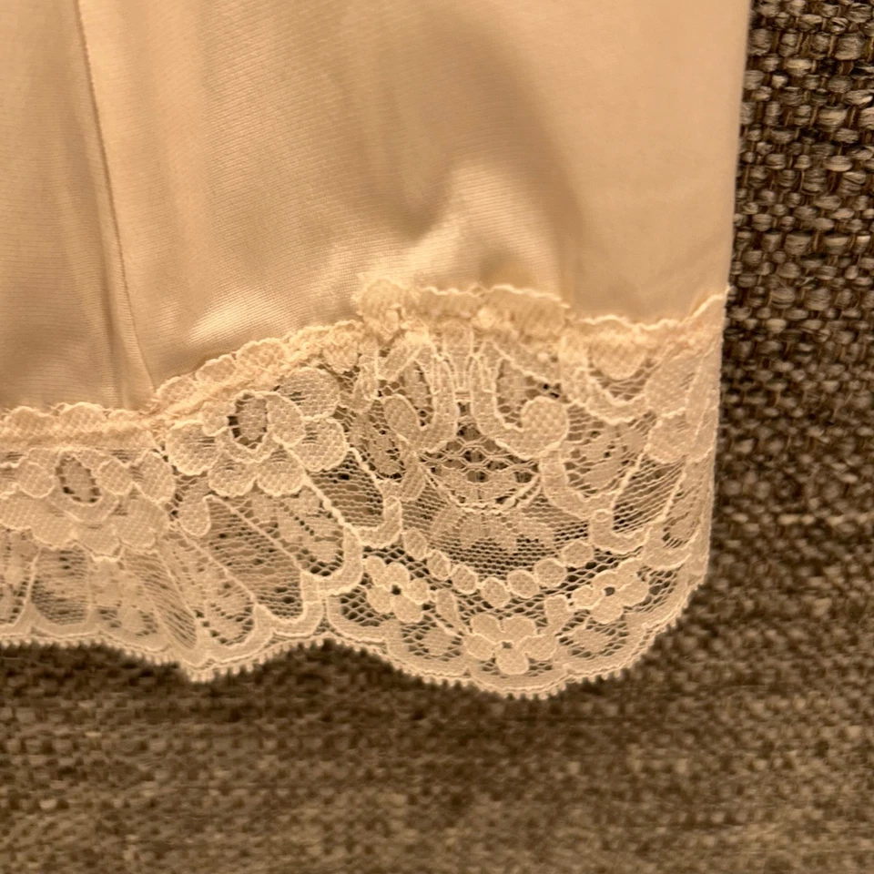 Falda de Colección Olga para Mujer Media Sin Mangas Talla L Champagne Ribete de Encaje Medio Slip Falda Foto 4 de 4